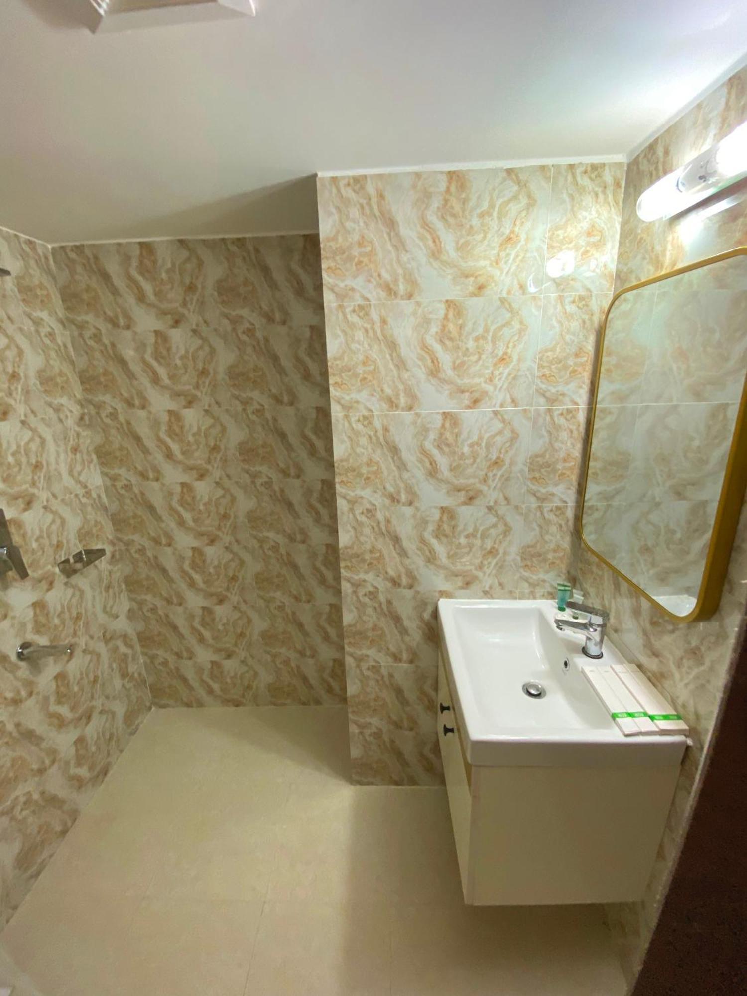 Hotel Valentino Noakhali 외부 사진